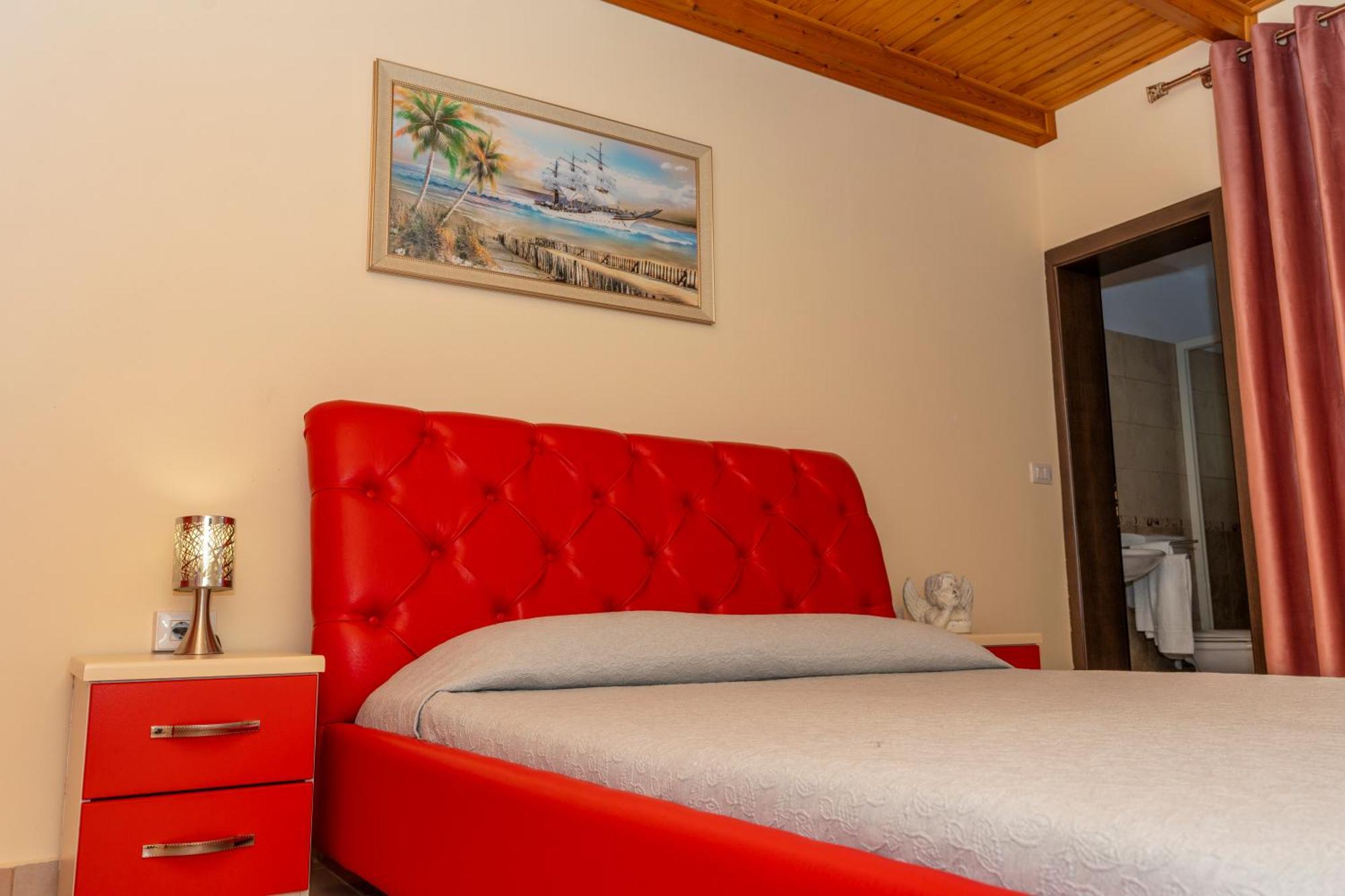 Albania Hotel *