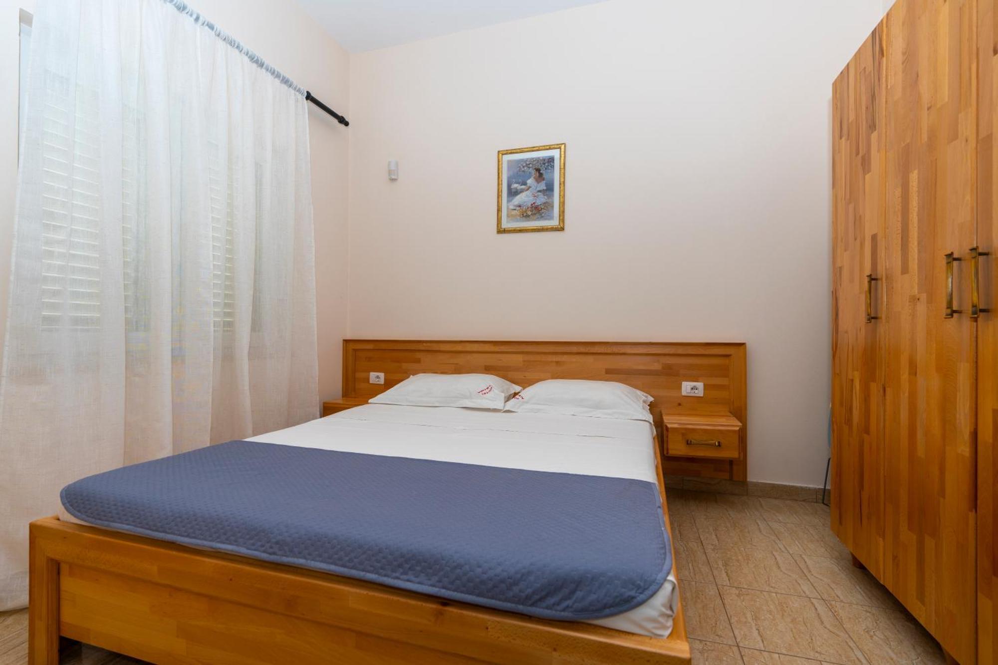 Hotel Albania