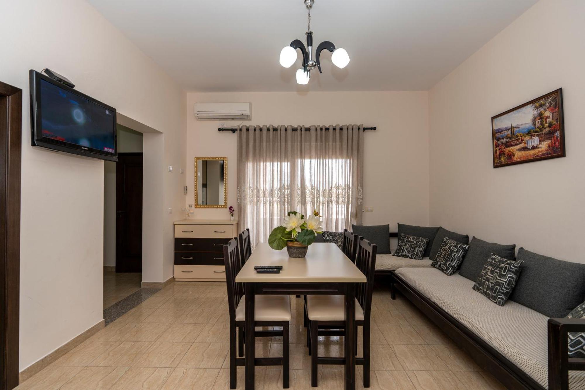 Albania Hotel *