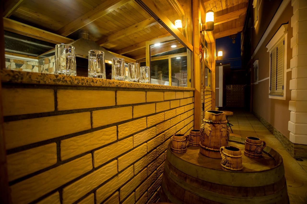 Hotel Albania *